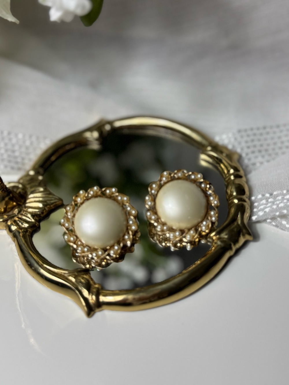 Vintage Pearl and Gold Women's Earrings Clip On grandma core Pinterest - Picture 10 of 16